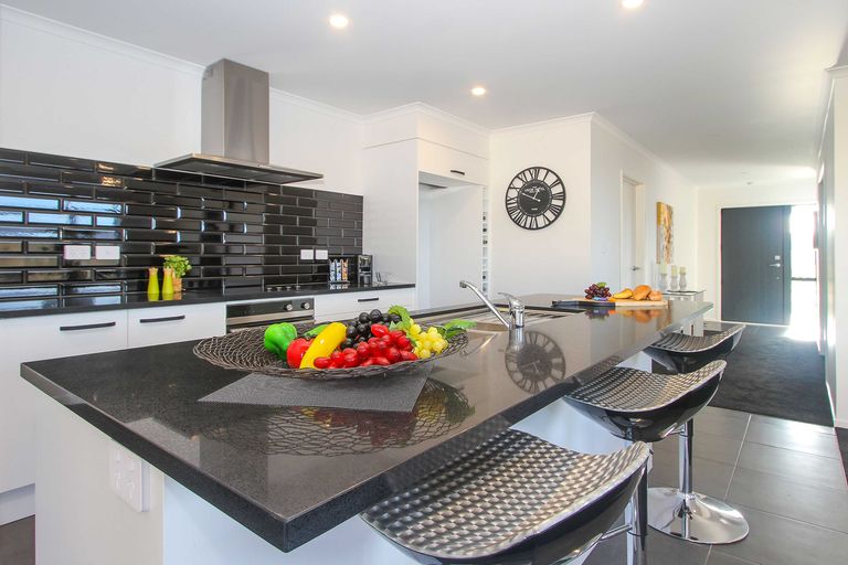 Photo of property in 22 Nellie Drive, Kumeu, 0810