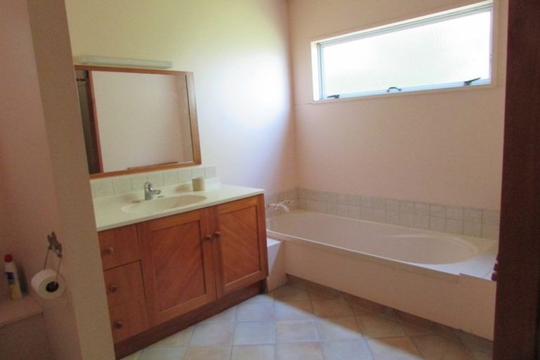 Photo of property in 4 Selwyn Parade, Lyttelton, 8082