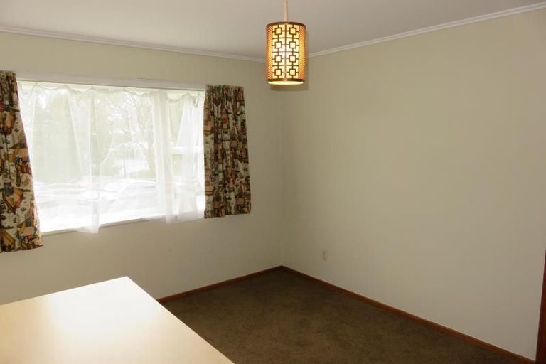 Photo of property in 7 Sunrise Boulevard, Tawa, Wellington, 5028