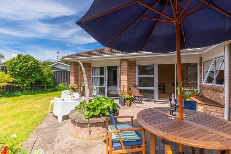 Photo of property in 16 Manly Garden, Paraparaumu Beach, Paraparaumu, 5032