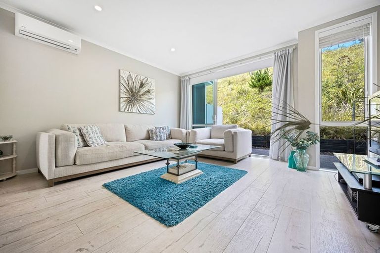 Photo of property in 37 Sanremo Lane, Stanmore Bay, Whangaparaoa, 0932