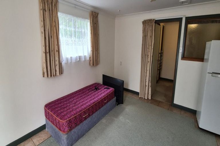 Photo of property in 48 Woodstock Road, Forrest Hill, Auckland, 0620