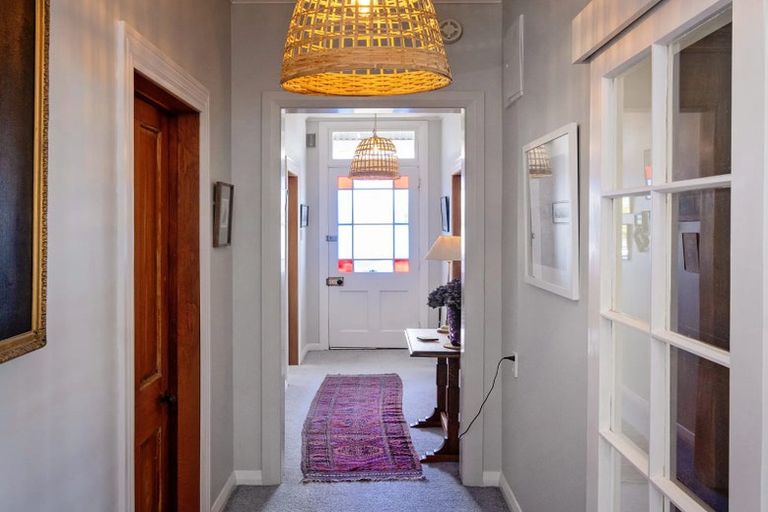 Photo of property in 8 Goldsmith Terrace, Hospital Hill, Napier, 4110