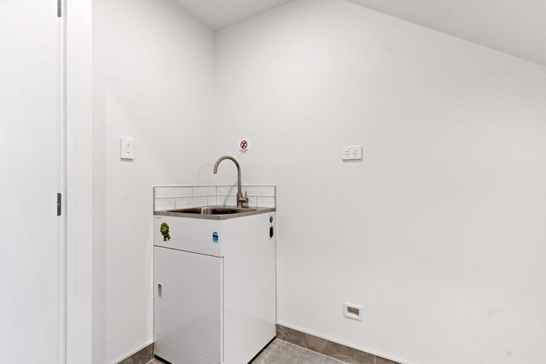 Photo of property in 24 Milenio Crescent, Windsor Park, Auckland, 0632