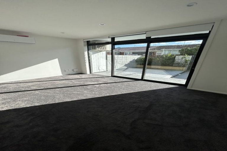 Photo of property in 2/764 Beach Road, Browns Bay, Auckland, 0630