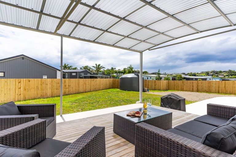 Photo of property in 64 Marram Place, Mangawhai Heads, Mangawhai, 0505