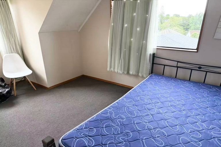 Photo of property in 1/23 Sungrove Rise, Sunnyvale, Auckland, 0612