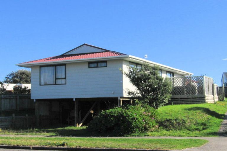 Photo of property in 31 Rutherford Drive, Waikanae Beach, Waikanae, 5036