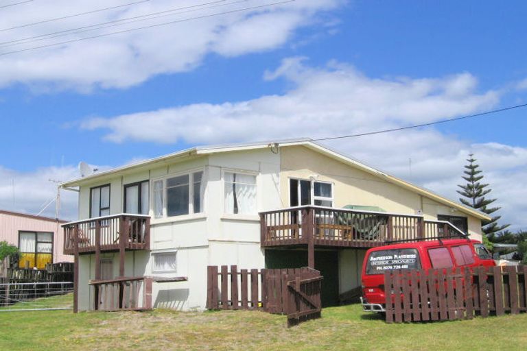 Photo of property in 60 Bway Road, Waihi Beach, 3611