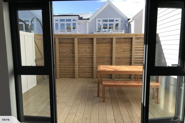 Photo of property in Pirie Street Townhouses, 4/35 Pirie Street, Mount Victoria, Wellington, 6011