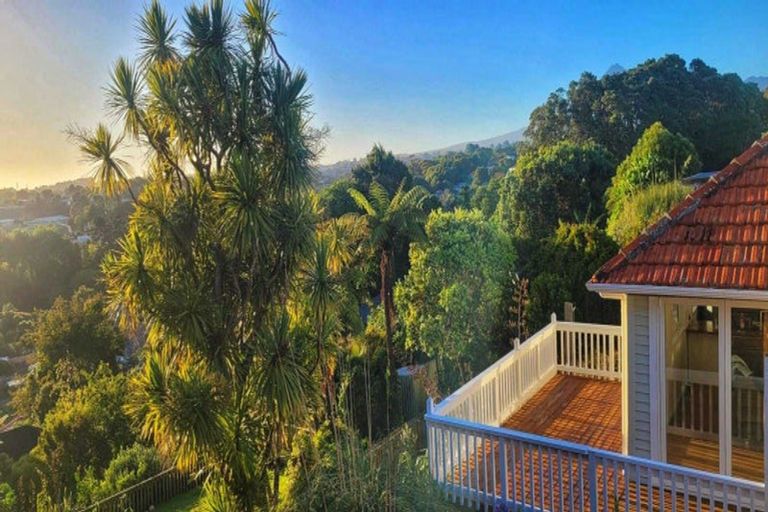 Photo of property in 109 Frankley Road, Frankleigh Park, New Plymouth, 4310