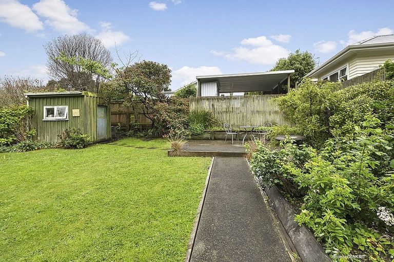 Photo of property in 23 Aplin Terrace, Ngaio, Wellington, 6035