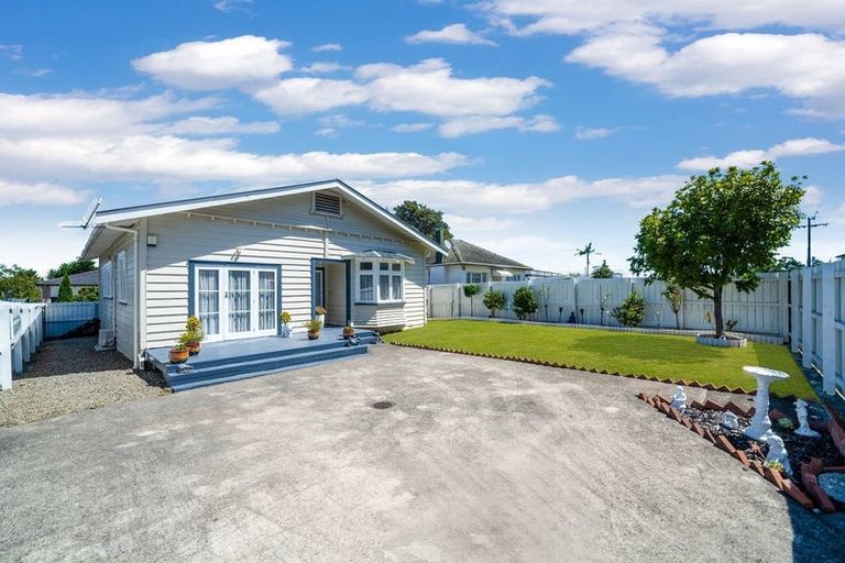 Photo of property in 3 Freyberg Avenue, Papatoetoe, Auckland, 2104