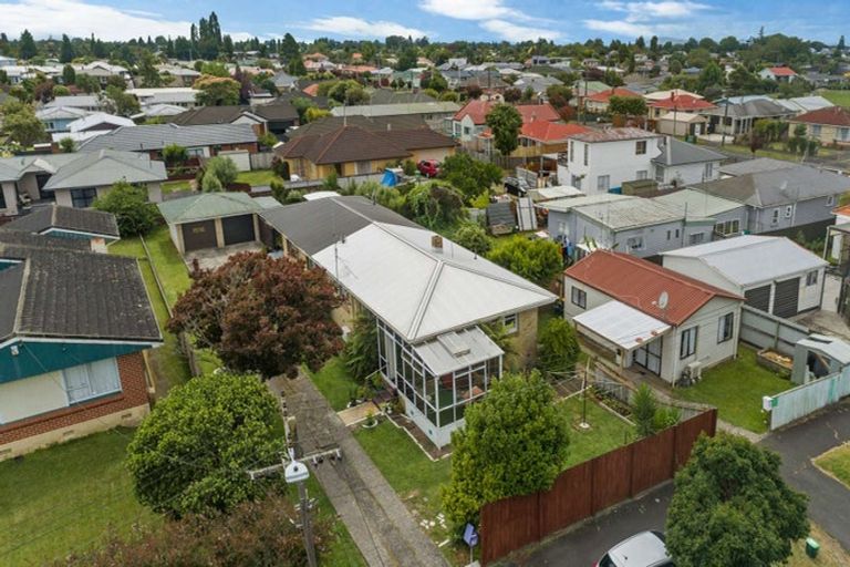 Photo of property in 2 Forsyth Street, St Andrews, Hamilton, 3200