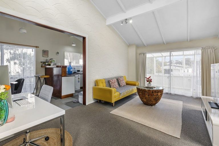 Photo of property in 15a Streatlam Crescent, Strathmore Park, Wellington, 6022