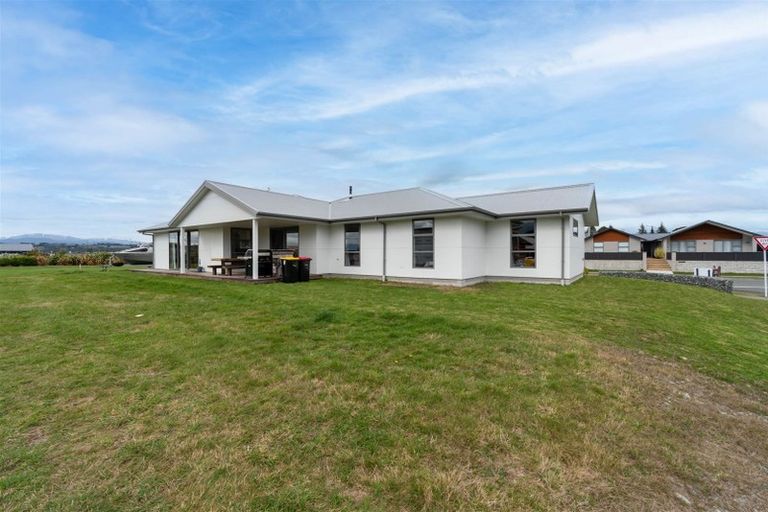 Photo of property in 35 Pounamu Drive, Te Anau, 9600