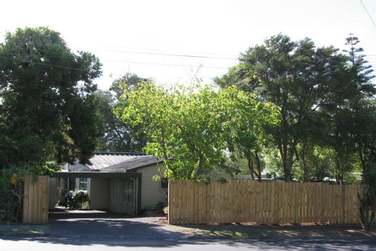 Photo of property in 19 Golf Road, New Lynn, Auckland, 0600