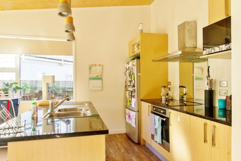 Photo of property in 9 Mackwood Place, Birkdale, Auckland, 0626