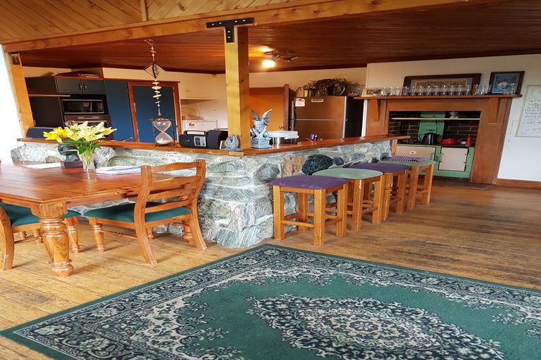 Photo of property in 12 Oxford Street, Waimate, 7924