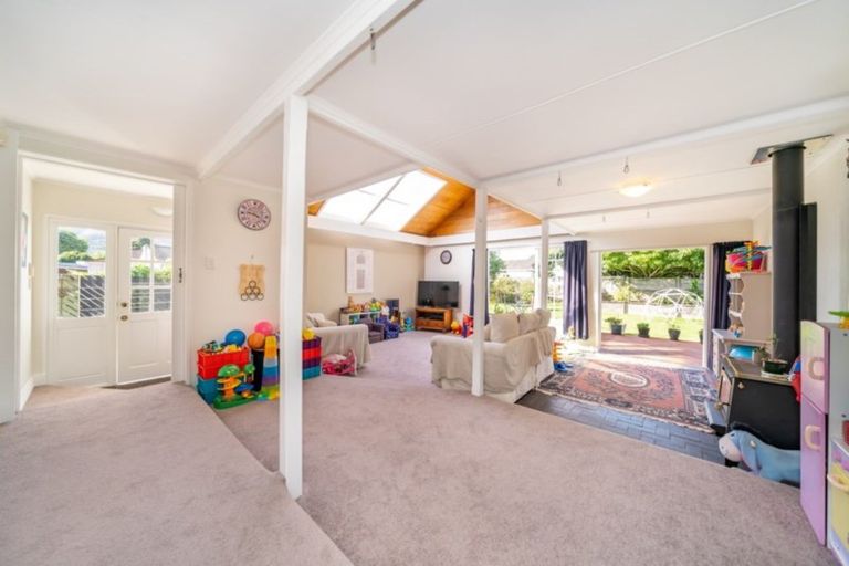 Photo of property in 46 Ebdentown Street, Ebdentown, Upper Hutt, 5018