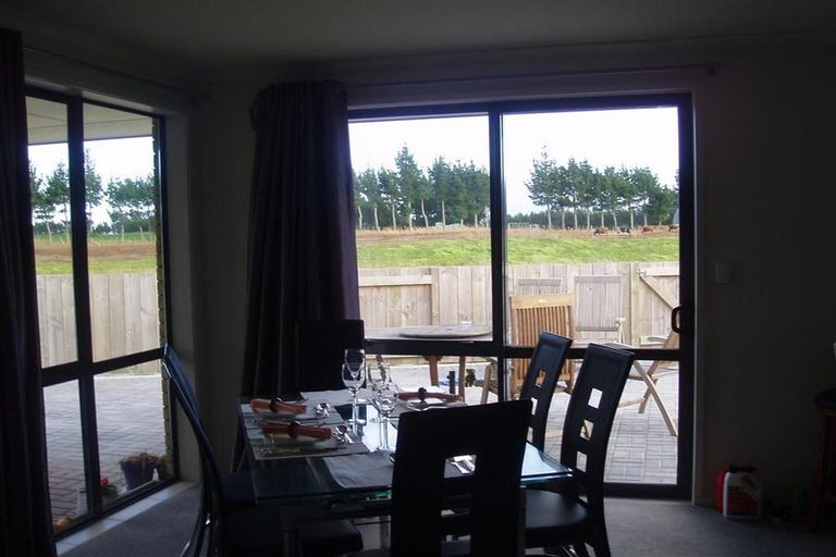 Photo of property in 64 Gibson Place, Papamoa Beach, Papamoa, 3118