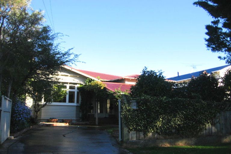 Photo of property in 2/24 Totara Crescent, Woburn, Lower Hutt, 5010