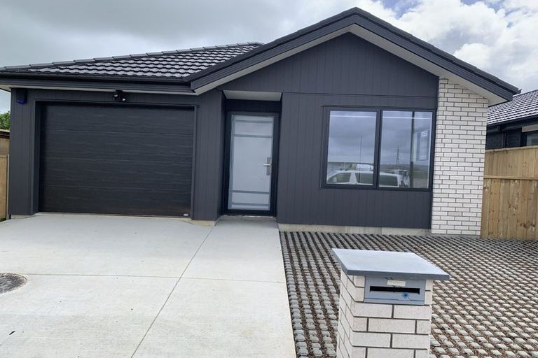 Photo of property in 9 Rarangi Mai Lane, Karaka, 2113