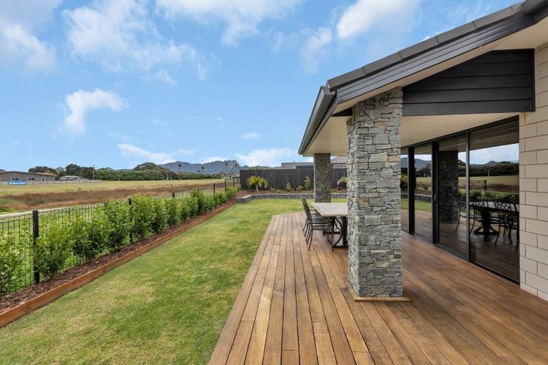 Photo of property in 25 Kitemaunga Avenue, One Tree Point, 0118