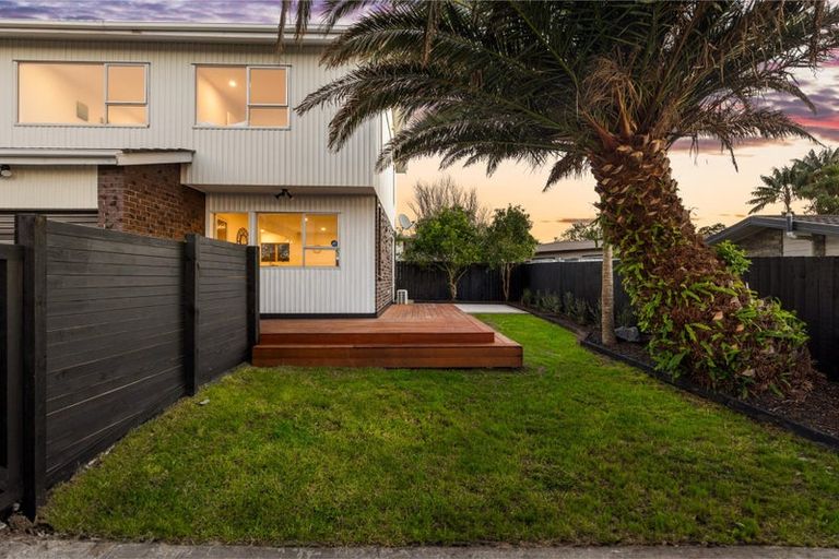 Photo of property in 4/90 Lynwood Road, New Lynn, Auckland, 0600