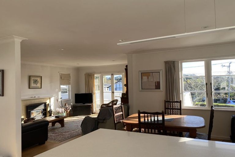 Photo of property in 31 Gladstone Road, Northcote, Auckland, 0627