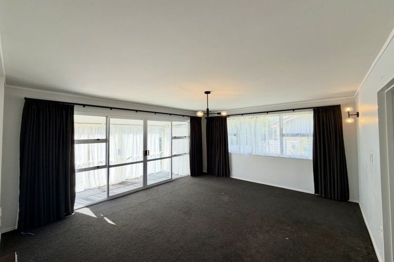 Photo of property in 2 Hill Court, Awapuni, Palmerston North, 4412