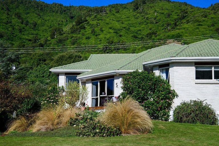 Photo of property in 54 Huia Street, Waikanae, 5036