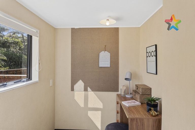 Photo of property in 25 City View Grove, Harbour View, Lower Hutt, 5010