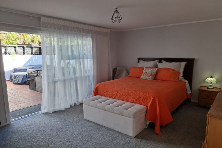 Photo of property in 1/64 Carlisle Road, Browns Bay, Auckland, 0630