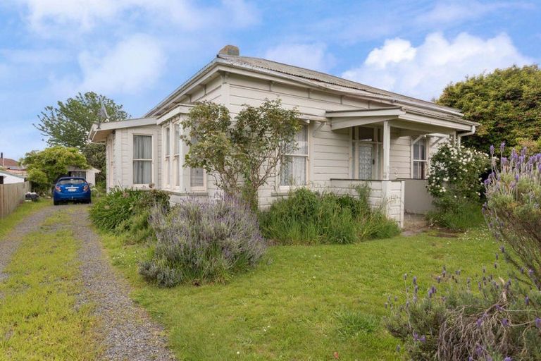 Photo of property in 17 Albert Street, Dannevirke, 4930