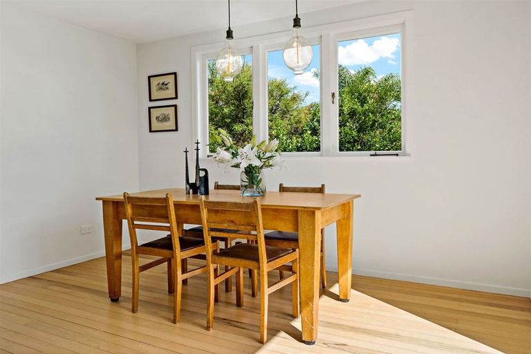 Photo of property in 119 Matipo Road, Te Atatu Peninsula, Auckland, 0610