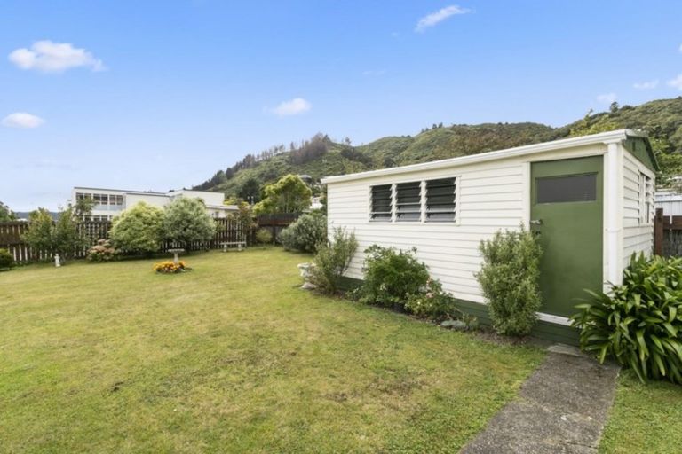 Photo of property in 23 Wright Street, Wainuiomata, Lower Hutt, 5014