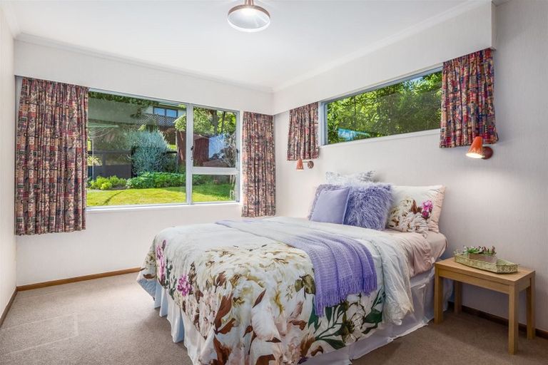 Photo of property in 10 Spicer Place, Tawa, Wellington, 5028