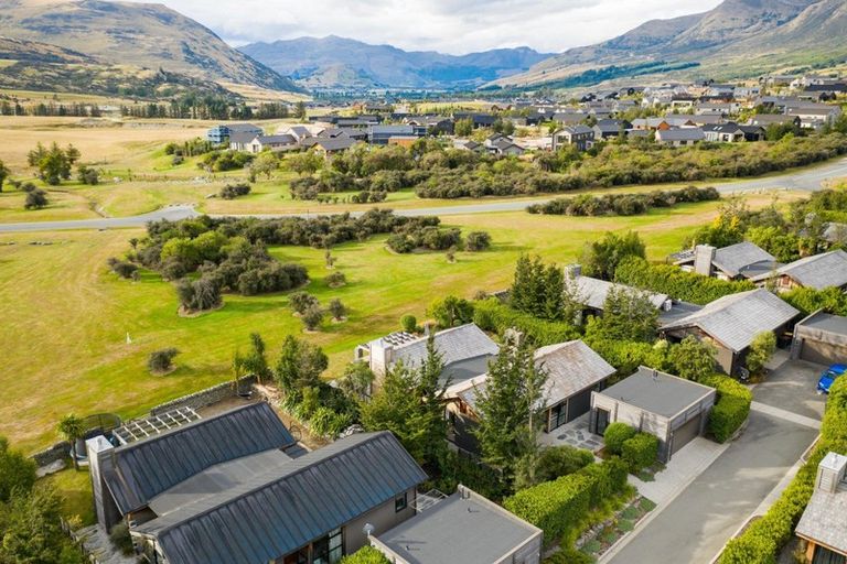 Photo of property in 8 Buckler Court, Jacks Point, Queenstown, 9371