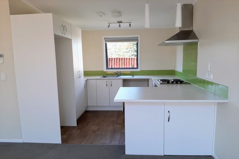 Photo of property in 39 Divich Avenue, Te Atatu South, Auckland, 0610