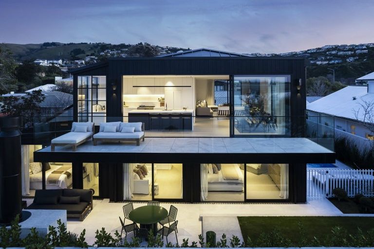 Photo of property in 8a Beachville Road, Redcliffs, Christchurch, 8081