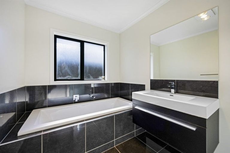 Photo of property in 6 Southbrook Close, Glenview, Hamilton, 3206