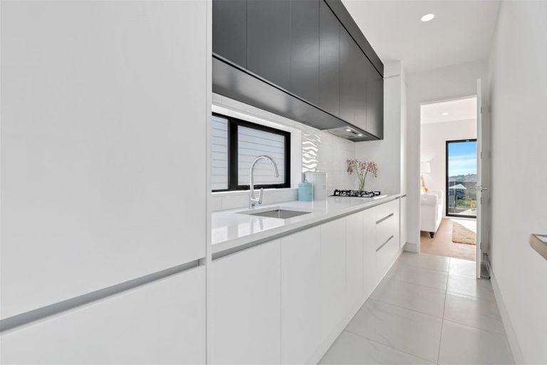 Photo of property in 3 Rakiraki Place, Flat Bush, Auckland, 2019