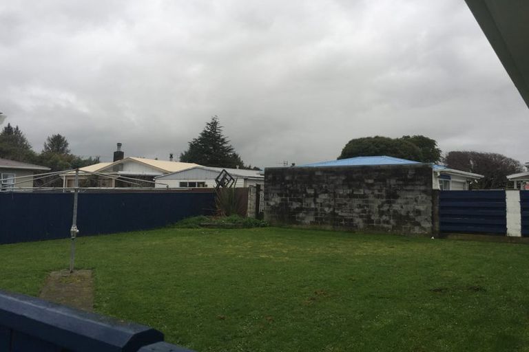 Photo of property in 16 Heather Street, Levin, 5510