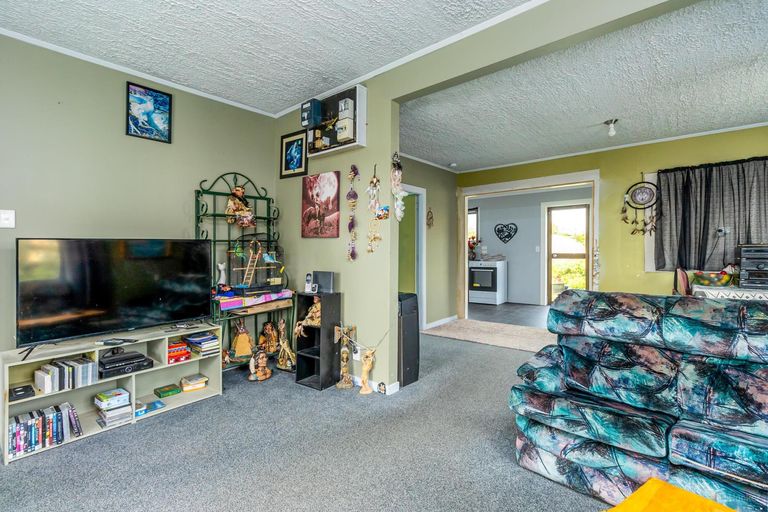 Photo of property in 12 James Street, Waimate, 7980