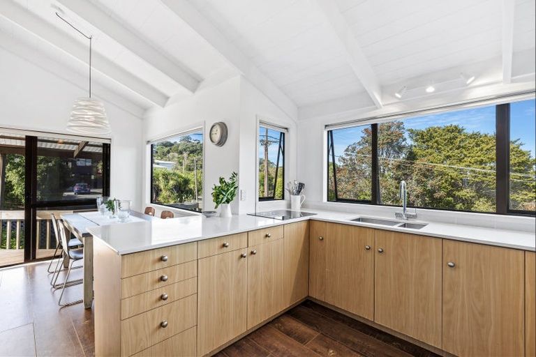 Photo of property in 34 Grand View Road, Leigh, 0985