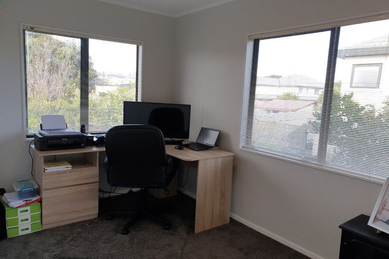 Photo of property in 8 Voyager Way, Whitby, Porirua, 5024