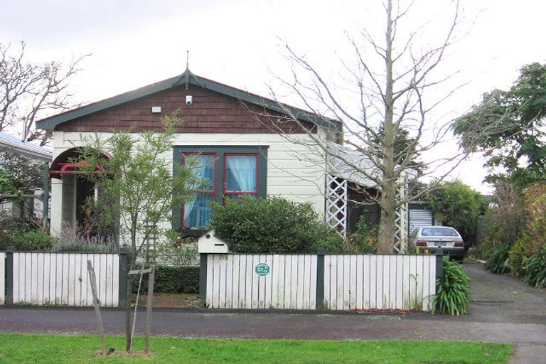 Photo of property in 36 Stewart Crescent, Hokowhitu, Palmerston North, 4410
