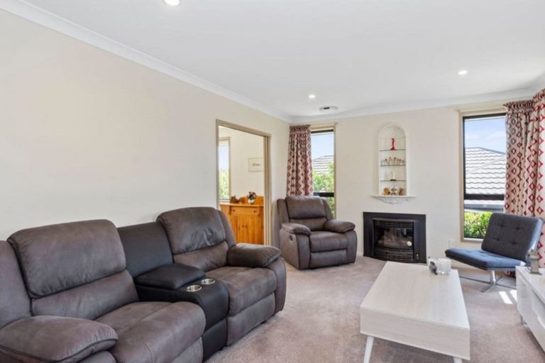 Photo of property in 168 Waterside Drive, Pyes Pa, Tauranga, 3112