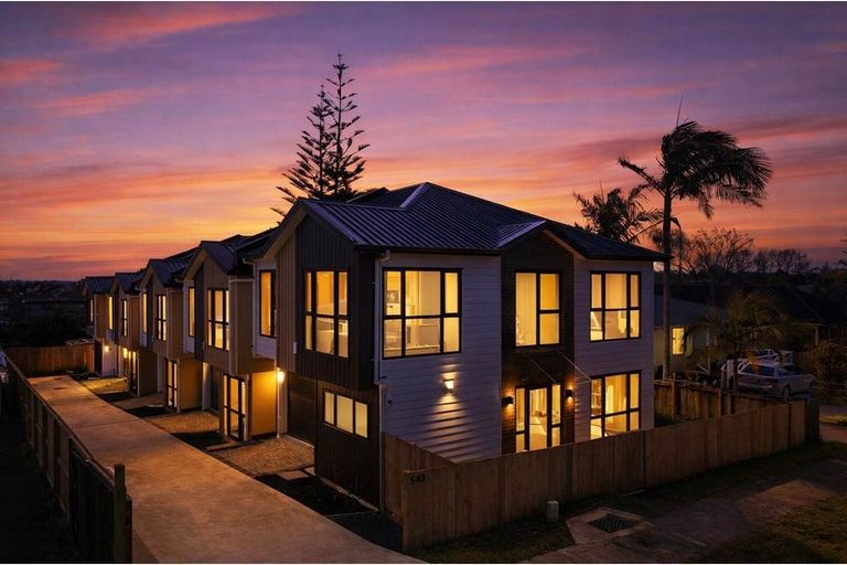 Photo of property in 543b Massey Road, Mangere, Auckland, 2022